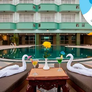 **** Hotel Sky Star Birmania